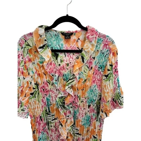 Sunny Taylor Plus Size Floral Pleated Short Sleeve Ruffle V-Neck Top Size 2X - Picture 4 of 5